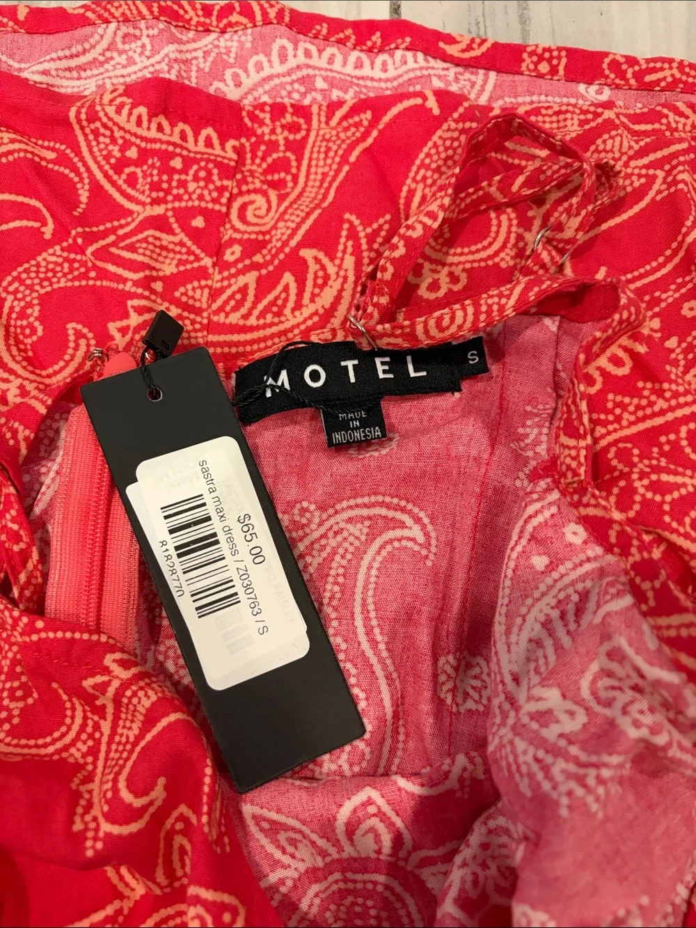 Motel Rocks Sastra Midi Dress In Retro Paisley Pink - Picture 5 of 6